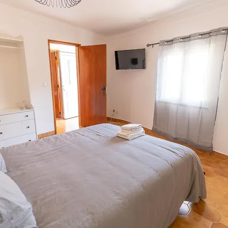 Casa Do Meio - Zebras, Castelo Branco